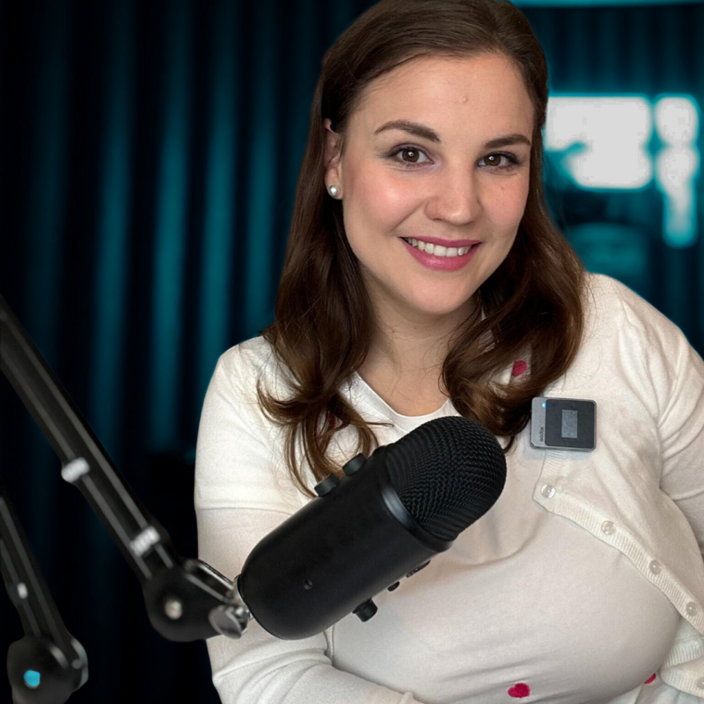 Beszédes Henrietta műsorvezető, riporter, szinkronszínész, narrátor